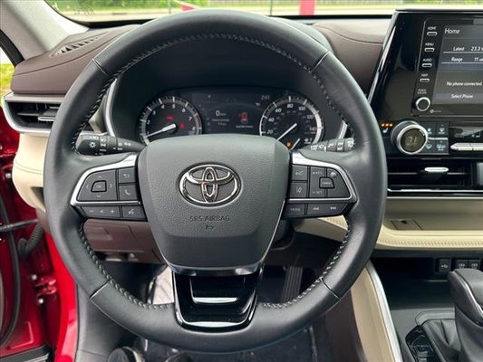 2021 Toyota Highlander XLE in Greensburg, IN - Acra Automotive Group