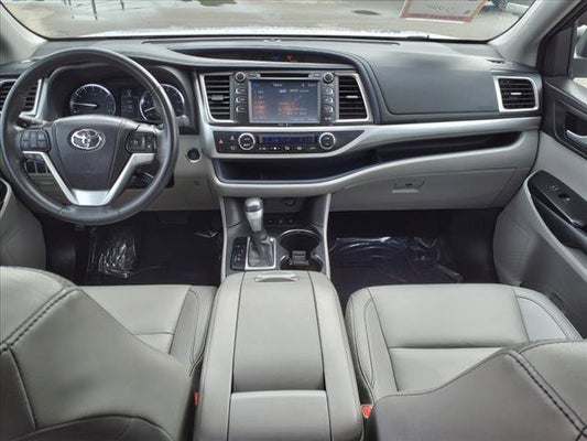 2015 Toyota Highlander XLE in Greensburg, IN - Acra Automotive Group
