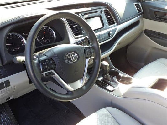 2019 Toyota Highlander LE in Greensburg, IN - Acra Automotive Group