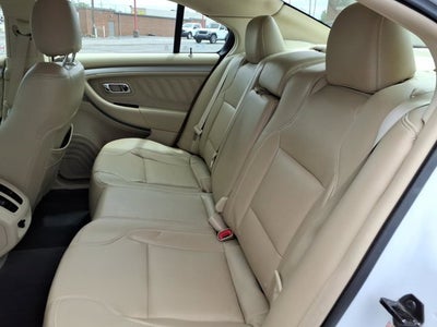 2017 Ford Taurus SE