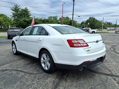2017 Ford Taurus SE