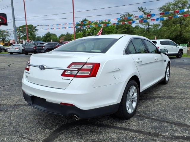 2017 Ford Taurus SE
