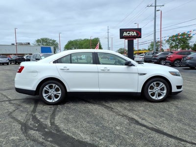 2017 Ford Taurus SE