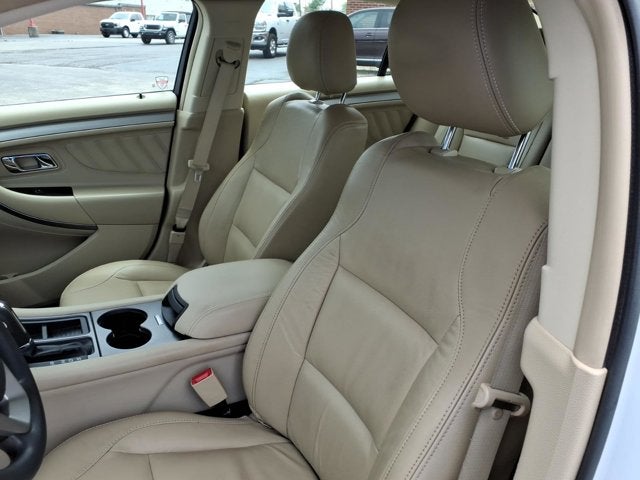 2017 Ford Taurus SE