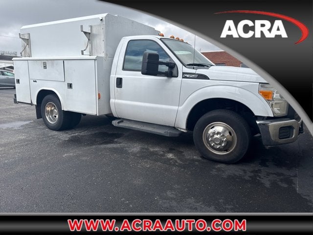 2013 Ford F-350 Super Duty Chassis Cab XL