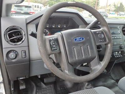 2013 Ford Super Duty F-350 DRW REG CAB 2WD UTILITY BED