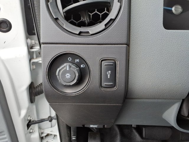 2013 Ford Super Duty F-350 DRW REG CAB 2WD UTILITY BED