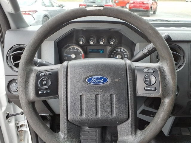 2013 Ford Super Duty F-350 DRW REG CAB 2WD UTILITY BED
