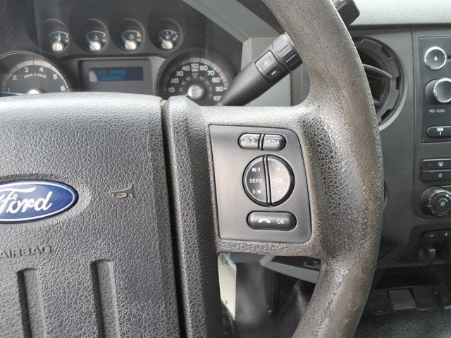 2013 Ford Super Duty F-350 DRW REG CAB 2WD UTILITY BED