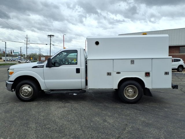 2013 Ford Super Duty F-350 DRW REG CAB 2WD UTILITY BED
