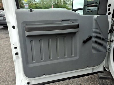 2013 Ford Super Duty F-350 DRW REG CAB 2WD UTILITY BED