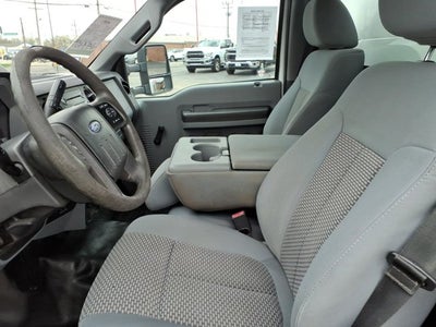 2013 Ford Super Duty F-350 DRW REG CAB 2WD UTILITY BED