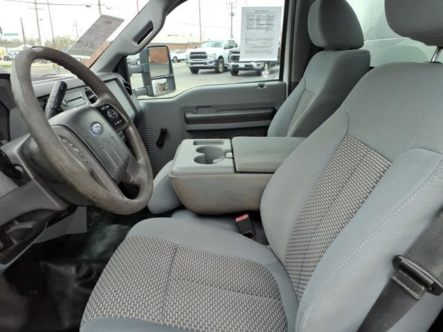 2013 Ford Super Duty F-350 DRW REG CAB 2WD UTILITY BED