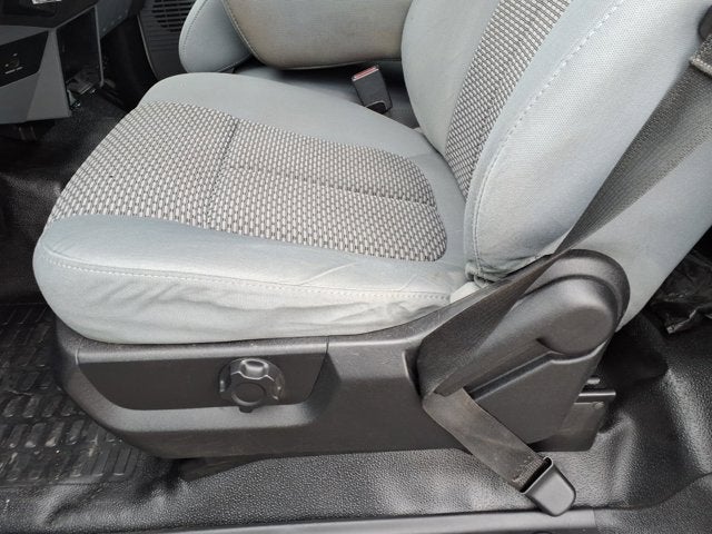 2013 Ford Super Duty F-350 DRW REG CAB 2WD UTILITY BED
