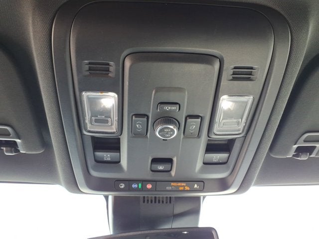 2025 Chevrolet Suburban LT