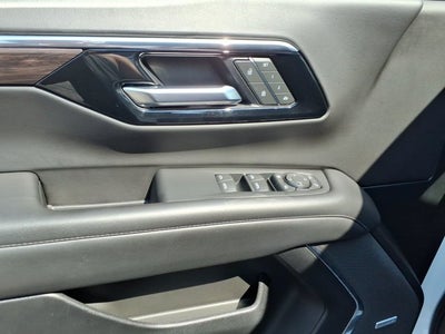 2025 Chevrolet Suburban LT