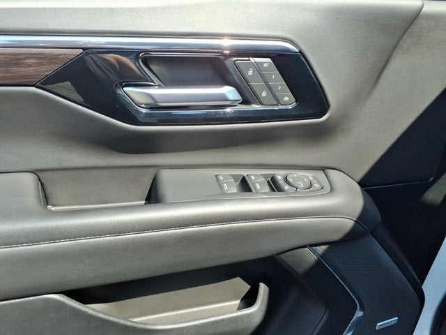 2025 Chevrolet Suburban LT
