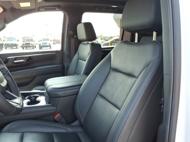 2025 Chevrolet Suburban LT