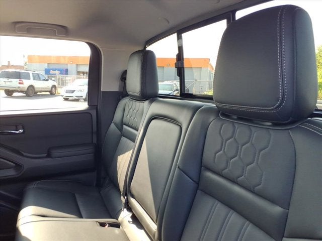 2024 Nissan Frontier SL