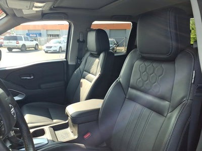 2024 Nissan Frontier SL