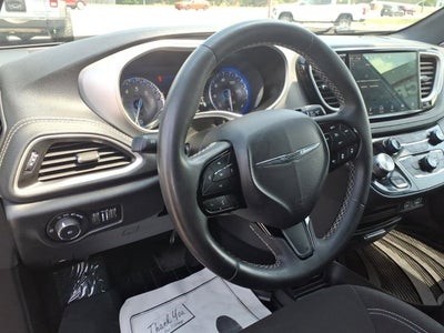 2023 Chrysler Pacifica Touring