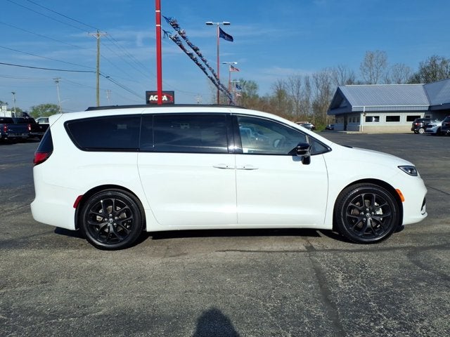2025 Chrysler Pacifica Limited