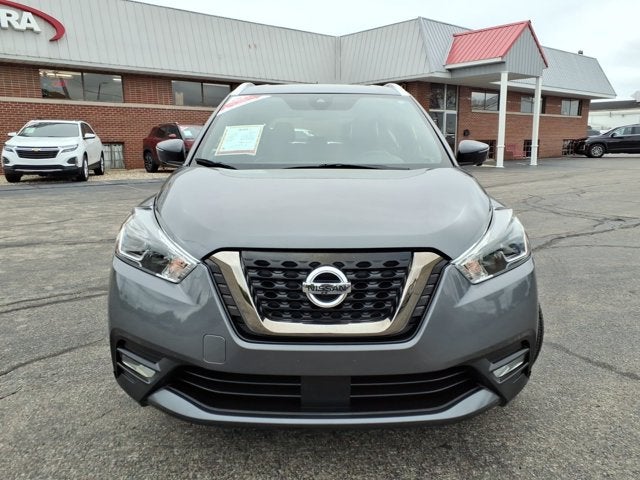2020 Nissan Kicks SR