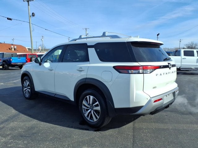 2023 Nissan Pathfinder SL