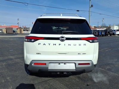 2023 Nissan Pathfinder SL