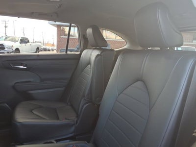 2023 Toyota Highlander L