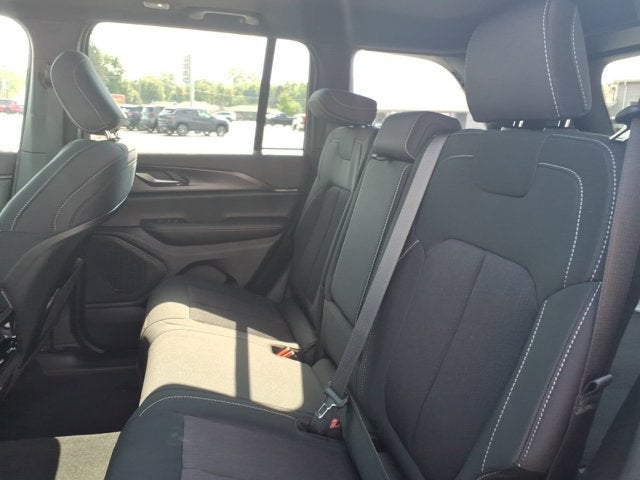 2027 Jeep Grand Cherokee Laredo X