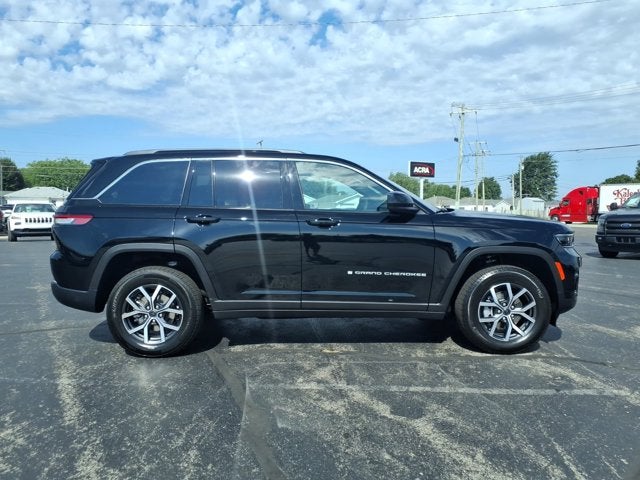 2027 Jeep Grand Cherokee Laredo X