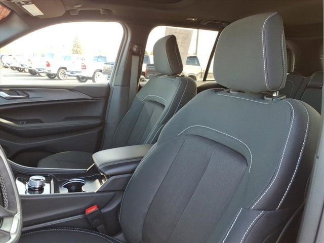 2024 Jeep Grand Cherokee Laredo X