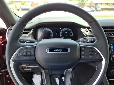 2025 Jeep Grand Cherokee Laredo