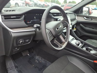 2027 Jeep Grand Cherokee Laredo Altitude