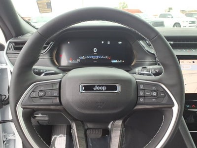 2027 Jeep Grand Cherokee Laredo Altitude