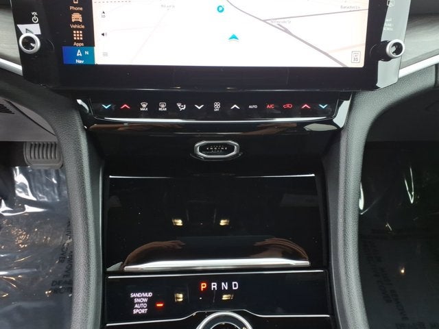 2027 Jeep Grand Cherokee Laredo Altitude
