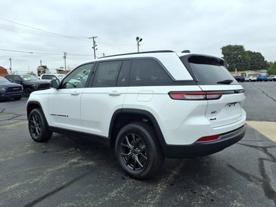 2027 Jeep Grand Cherokee Laredo Altitude