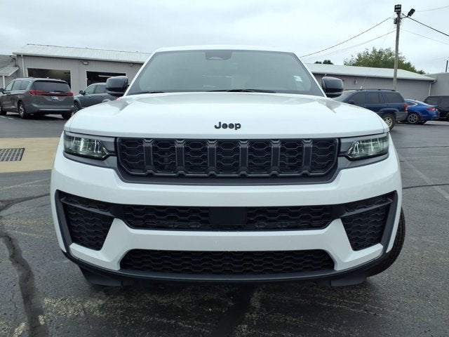 2027 Jeep Grand Cherokee Laredo Altitude