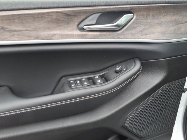 2027 Jeep Grand Cherokee Laredo Altitude