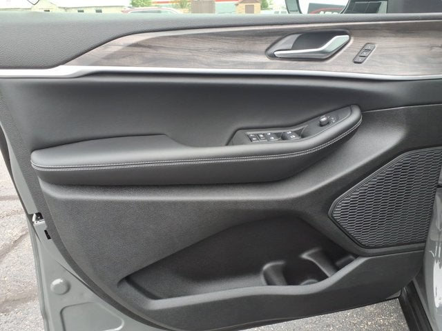 2027 Jeep Grand Cherokee L Limited