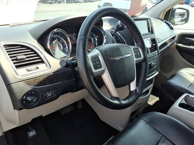2015 Chrysler Town & Country Touring-L