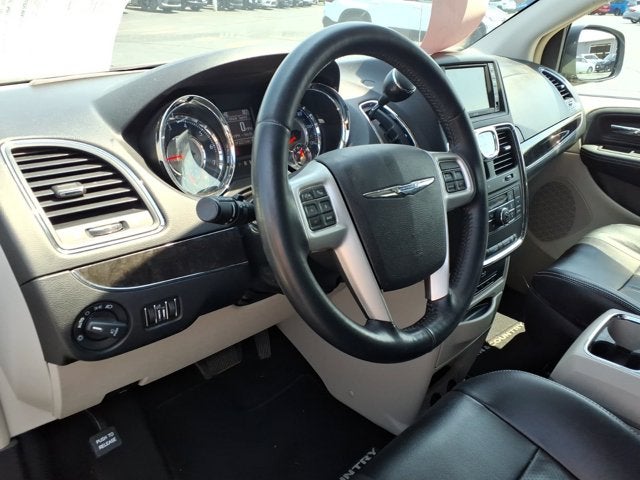 2015 Chrysler Town & Country Touring-L
