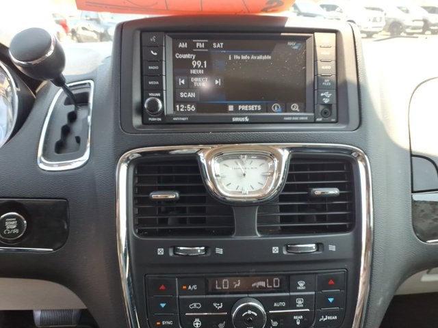 2015 Chrysler Town & Country Touring-L