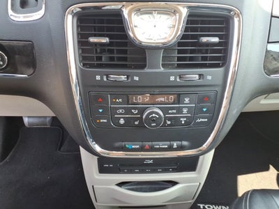 2015 Chrysler Town & Country Touring-L