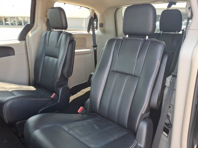 2015 Chrysler Town & Country Touring-L