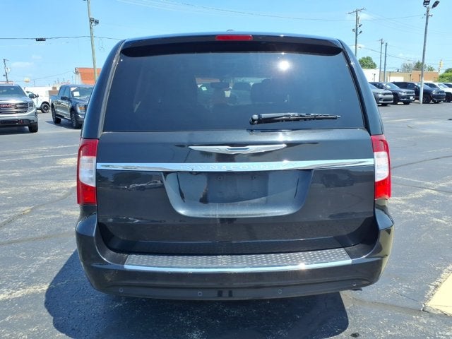 2015 Chrysler Town & Country Touring-L