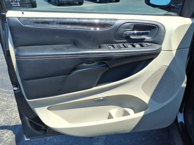2015 Chrysler Town & Country Touring-L