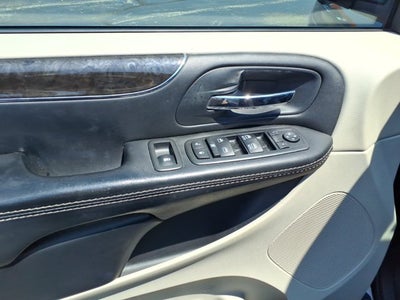 2015 Chrysler Town & Country Touring-L