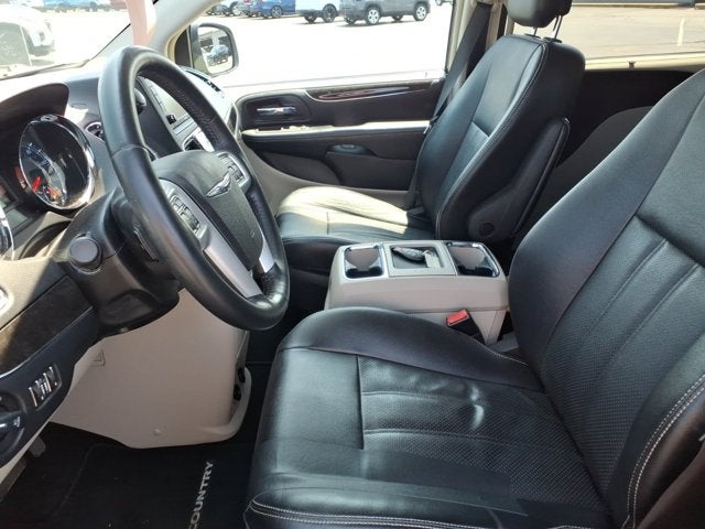 2015 Chrysler Town & Country Touring-L